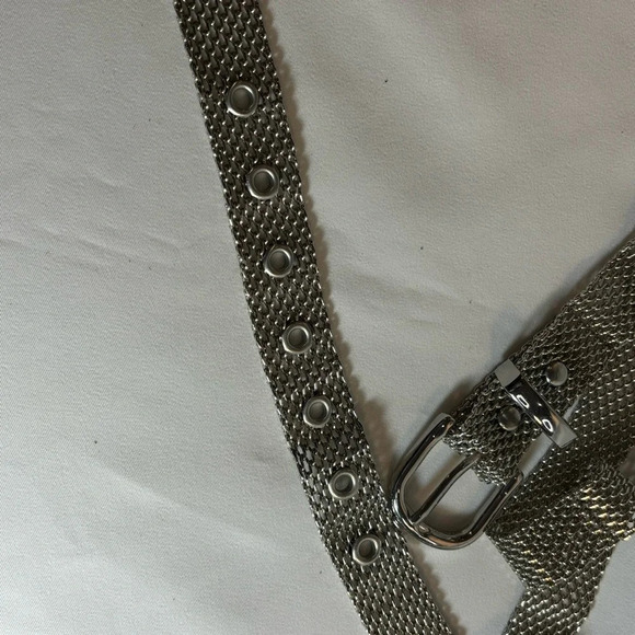 BELT Mini Chain Link Silver Toned Statement Piece Metal Accessory - Picture 4 of 4